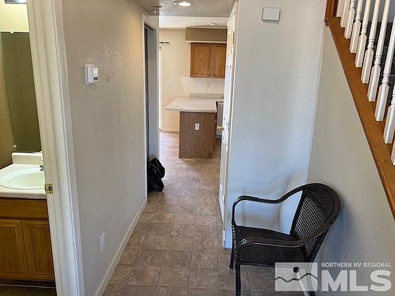 3rd image of 30 Sage Creek Ct