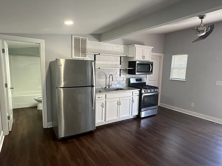 540 Lilly Ave #2 — Photo 3