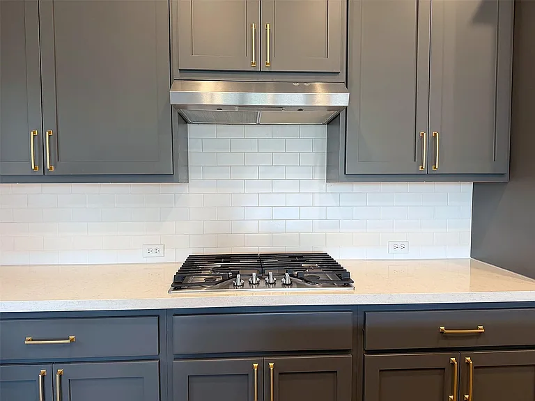 150 Patrick Herndon Dr — Photo 9