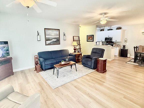 4th image of 1675 Camfield Ln