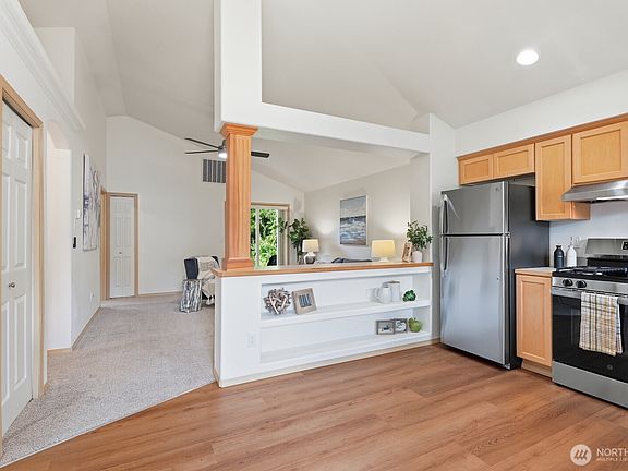 3rd image of 1880 Wildflower Way