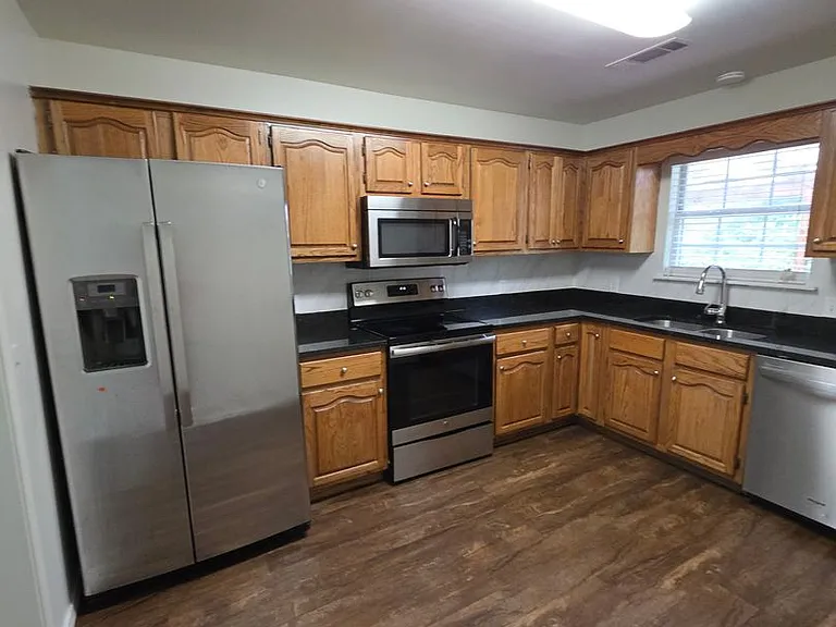 611 Preston Dr — Photo 8