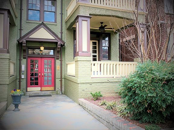 4th image of 2711 Grove Ave #U2