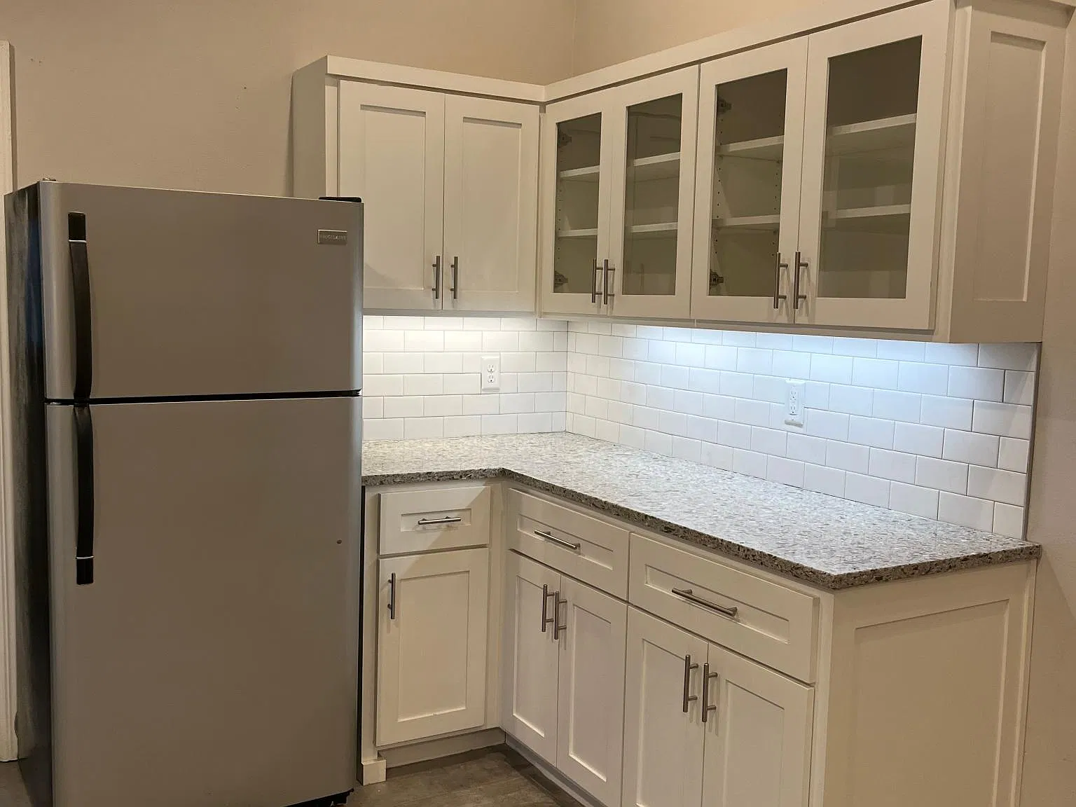 2 bed, 950 sqft, $1,350 — Photo 3