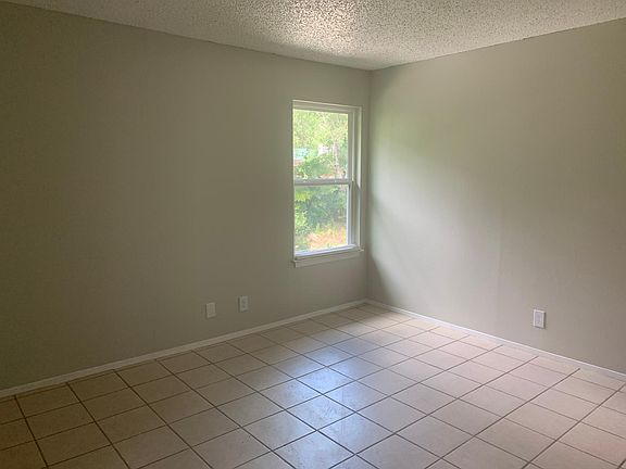 4th image of 1310 Colony Creek Dr #A