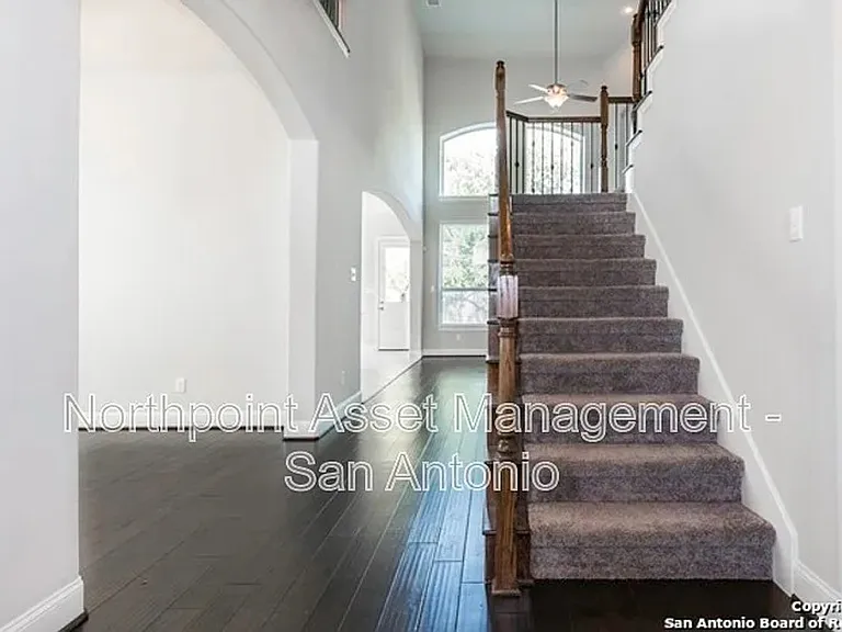 13706 Meadowick Dr — Photo 10