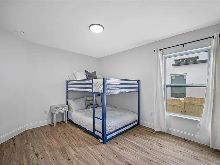3717 E Clifton St — Photo 34