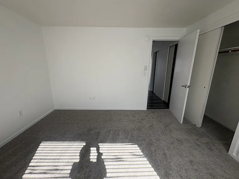 Bridgeview Flats — Photo 39