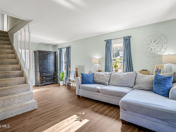 5th image of 4928 Arbor Way