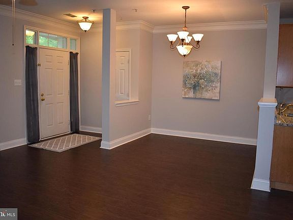 3rd image of 8614 Sycamore Glen Ln
