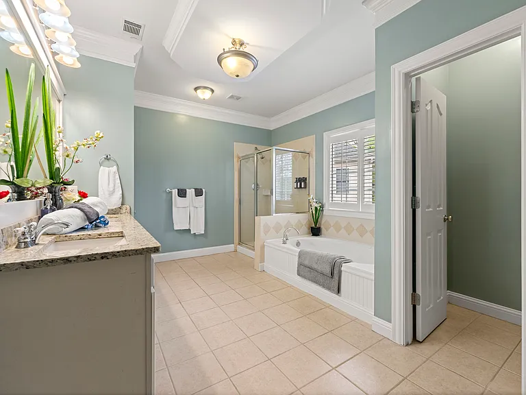 3410 Burdett Ct — Photo 18