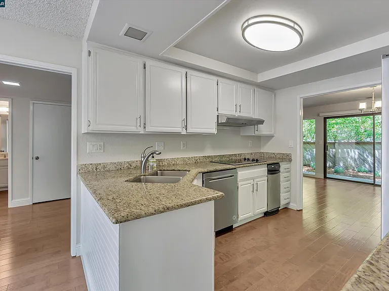 1956 Fair Ridge Ct — Photo 14