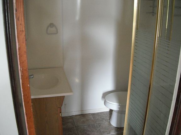 Apt. A lower bath