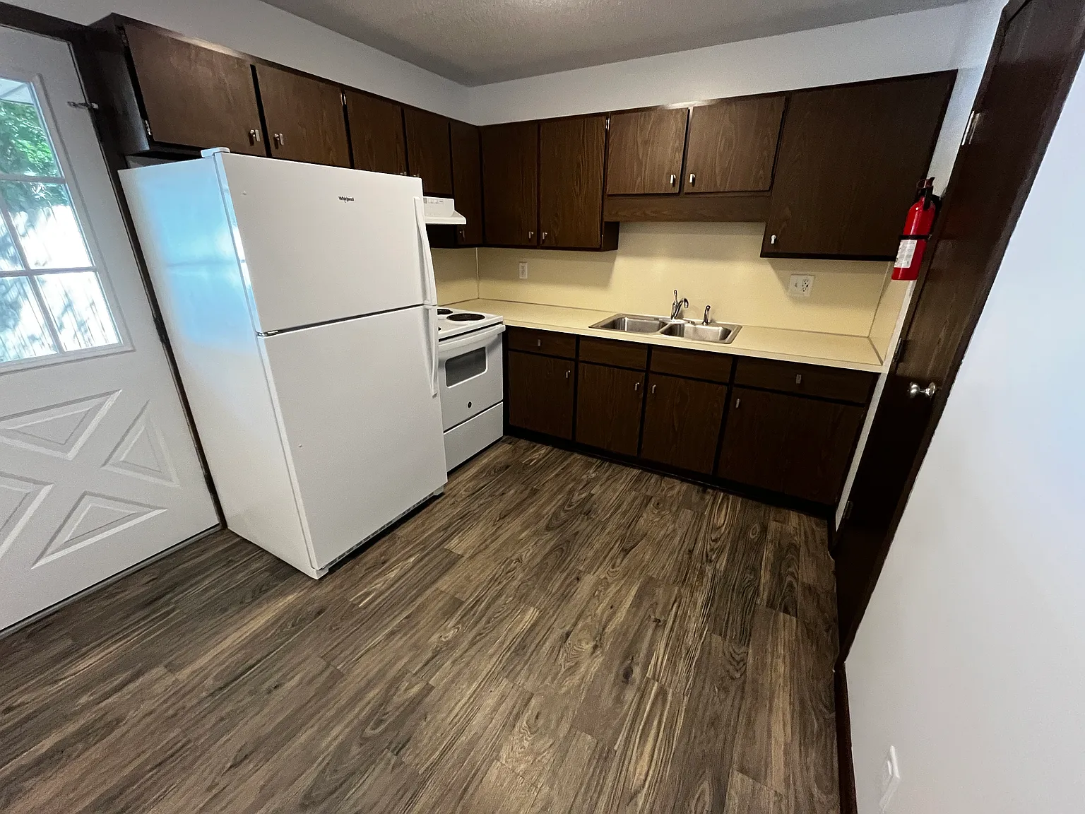 2 bed, 1.5 bath, 10 sqft, $1,398 — Photo 2