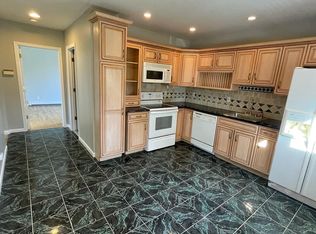 155 S 6th Ave FLOOR 1, Manville, NJ 08835