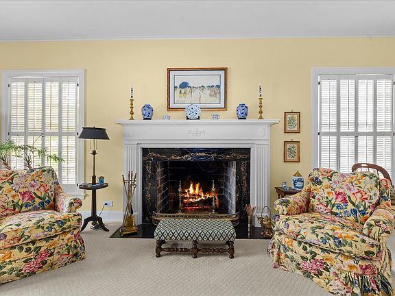 5th image of 2025 Greenwood Ave