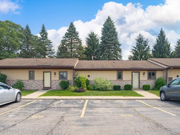 2255 N Milford Rd, Highland, MI 48357