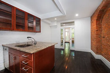 375 Bleecker Street, #4