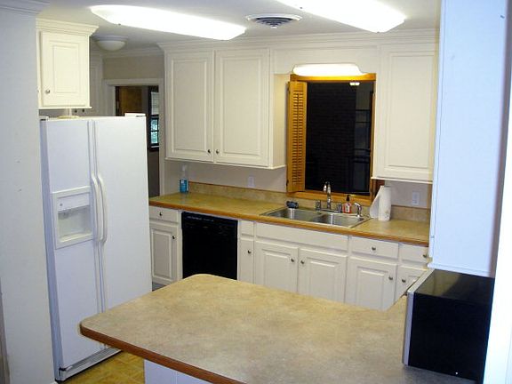 5th image of 205 Harriet Ave