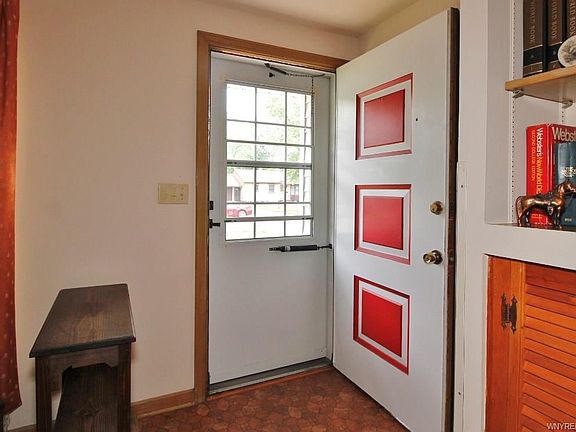3rd image of 84 Coronation Dr
