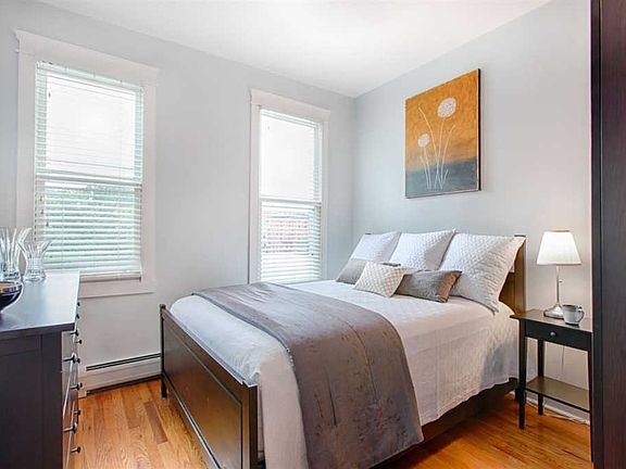 5th image of 364 7th St APT 4
