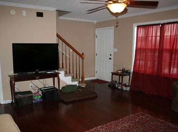 3rd image of 912 Wabarto Way
