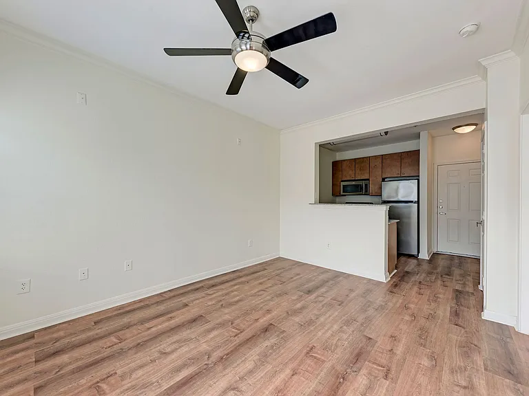 2502 Leon St #518 — Photo 8
