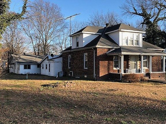 3rd image of 411 Huey St