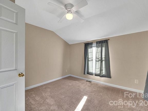 5th image of 1613 E Cole St