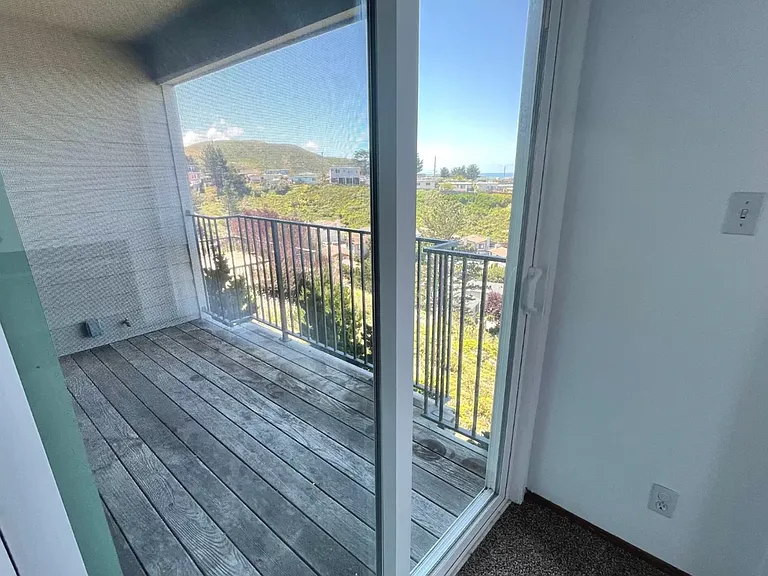 524 Monterey Rd — Photo 11