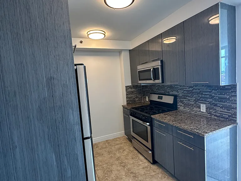 3440 Guider Ave #405 — Photo 9