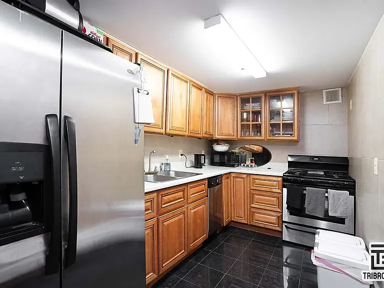 395 Smith St #1R — Photo 2