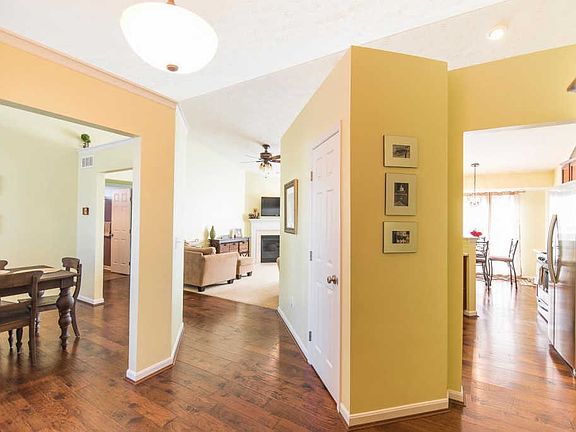 3rd image of 7845 Summerlin Blvd