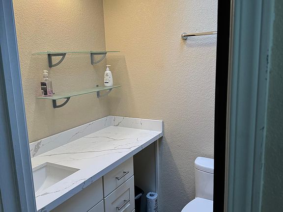 2nd image of 7354 W Lake Sammamish Pkwy NE #304