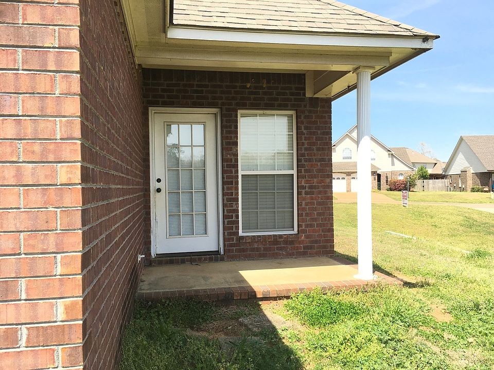 1st image of 233 Forest Glen Dr