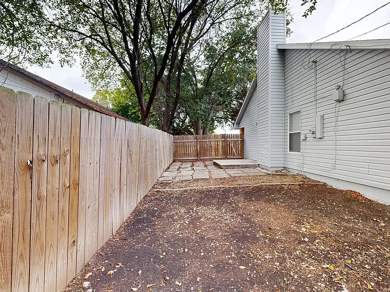2208 Cooke Dr — Photo 6