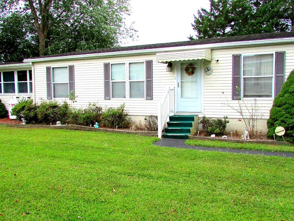1st image of 27503 Briar Ln