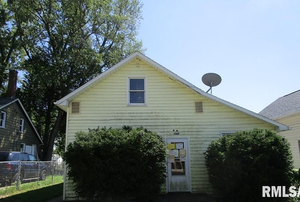 1st image of 1307 W 8th St
