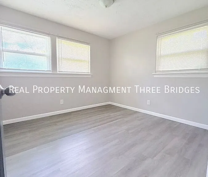 28 Redwood Dr — Photo 11