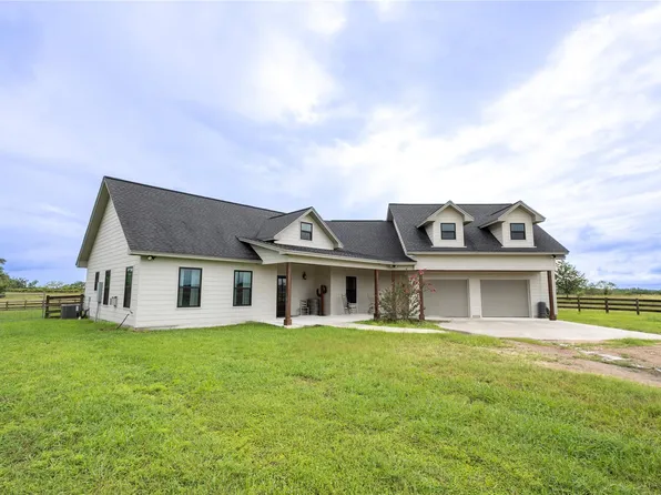 1252 County Road 388, Hallettsville, TX 77964