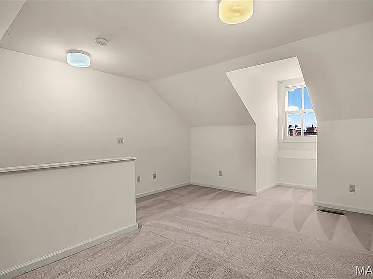 2211 Menard St #A — Photo 10