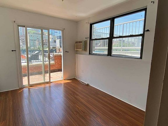 3rd image of 538 W 50th St Ph A