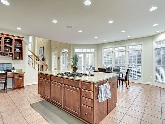 4th image of 24096 Shady Knoll Cir