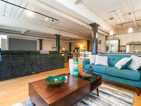 4th image of 55 Sterling St #203