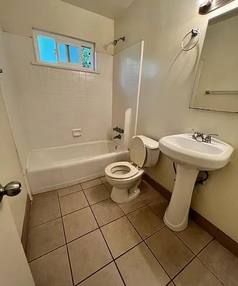 121 S L St #5 — Photo 6
