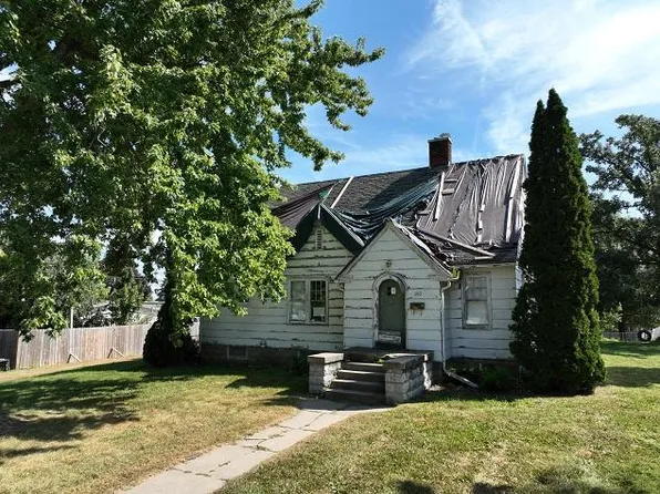 102 N East St, Toledo, IA 52342