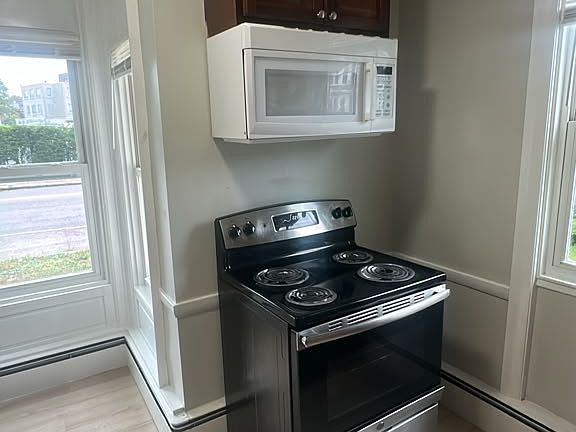 3rd image of 192 Summit St #1R
