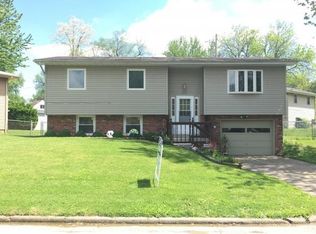 2251 Oaklawn Dr, Decatur, IL 62526