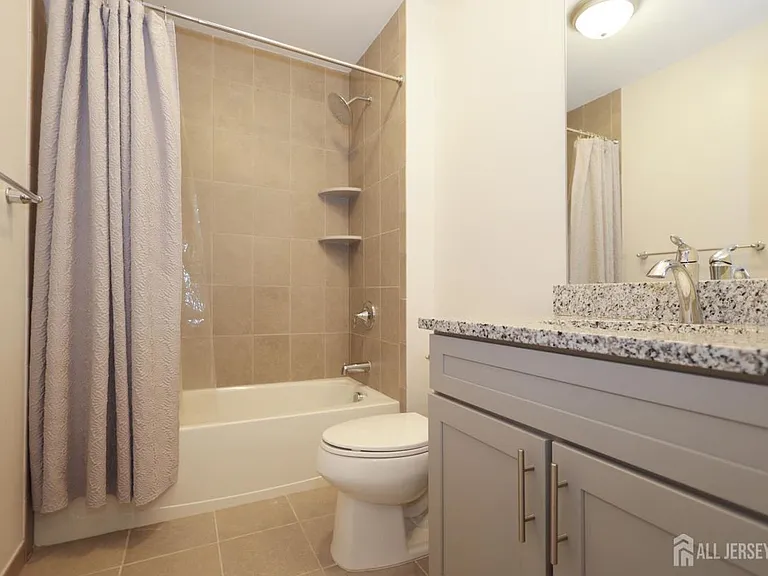 10 Gonzalez Dr — Photo 18