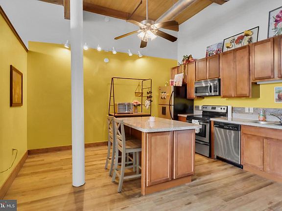 4th image of 600 N Hartley St APT 206